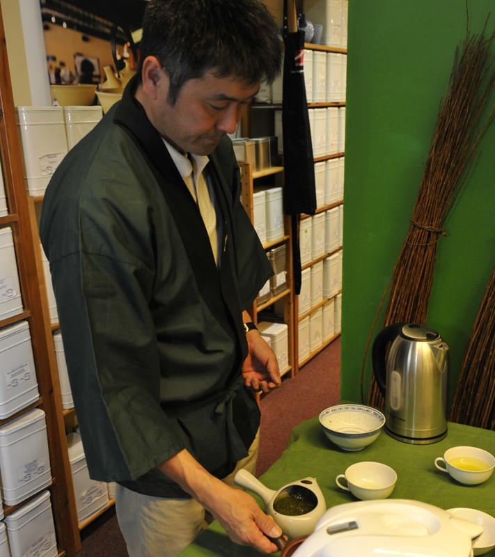 Teegeschäft, Tee Shop, Japanischer Teebauer, Teeseminar Nürnberg, Teeverkostung