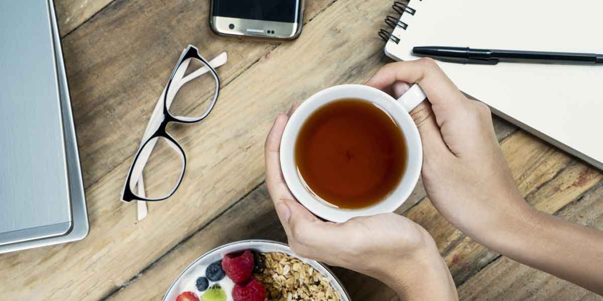 Tee im Büro trinken: Tipps und Tricks