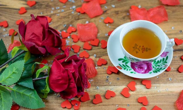 Liebe geht durch den Magen: Schenken Sie Tee anstatt Blumen